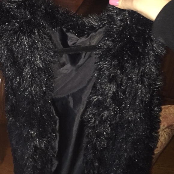 Long fur vest - Picture 2 of 2